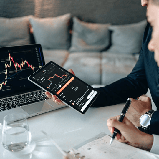 Leminovexis - Équipe d'experts en crypto-monnaies